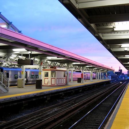 Howard Johnson By Wyndham Jamaica Ny Near Airtrain Jfk New York Extérieur photo