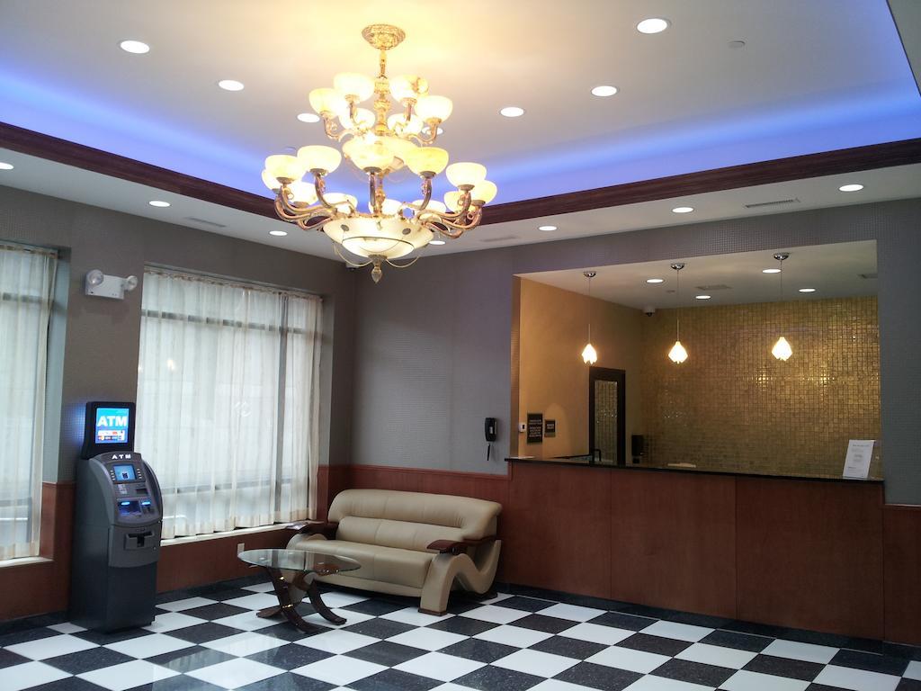Howard Johnson By Wyndham Jamaica Ny Near Airtrain Jfk New York Extérieur photo