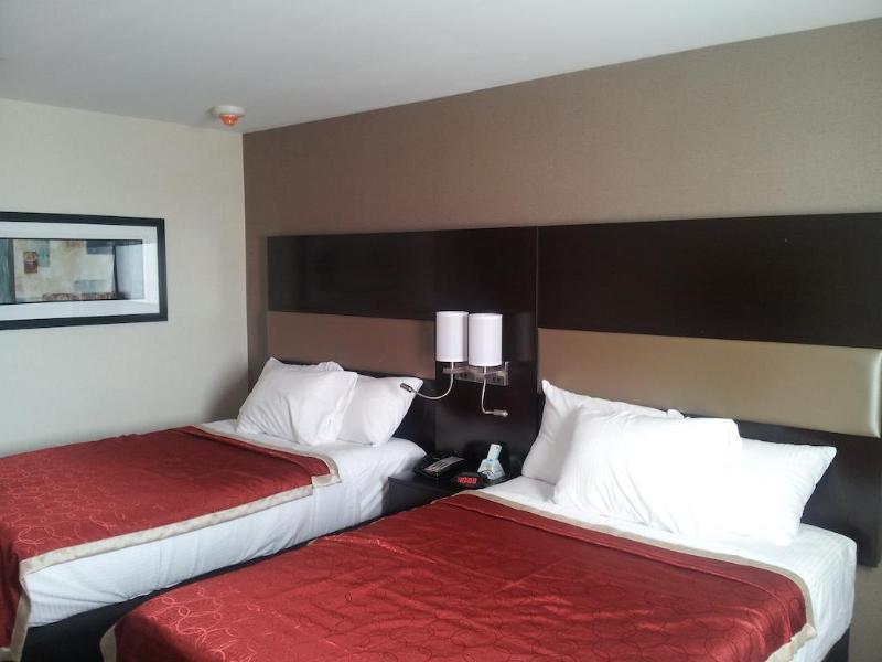 Howard Johnson By Wyndham Jamaica Ny Near Airtrain Jfk New York Extérieur photo