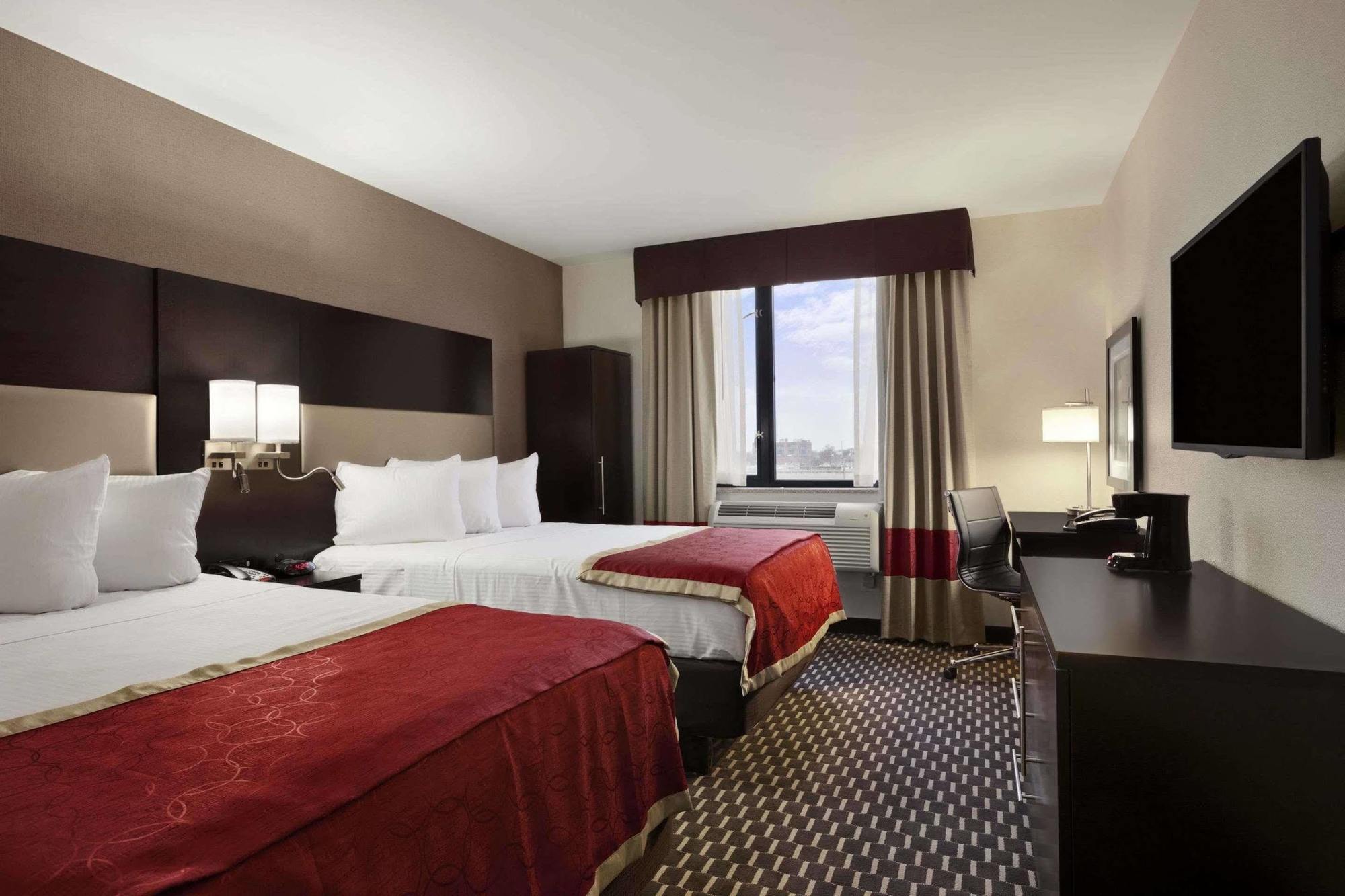 Howard Johnson By Wyndham Jamaica Ny Near Airtrain Jfk New York Extérieur photo